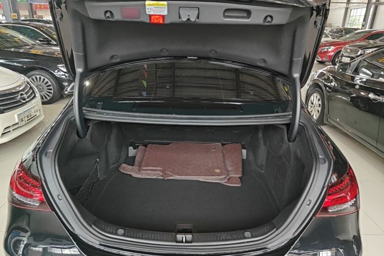 Used Mercedes-Benz E-Class 2022 Updated E 260 L Trunk