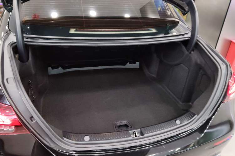 Used Mercedes-Benz E-Class 2022 Second Facelift E 300 L Luxury Edition Trunk