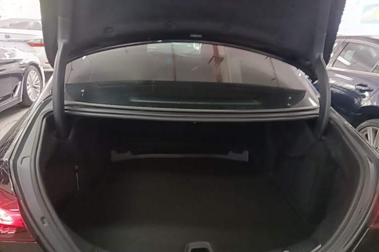 Used Mercedes-Benz E-Class 2022 Revised E 300 L Sporty and Stylish Edition Trunk