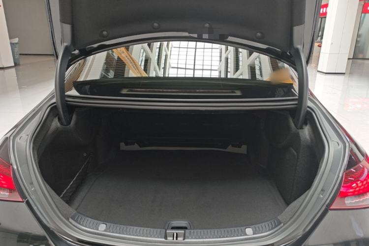 Used Mercedes-Benz E-Class 2022 Second Facelift E 300 L Luxury Edition Trunk