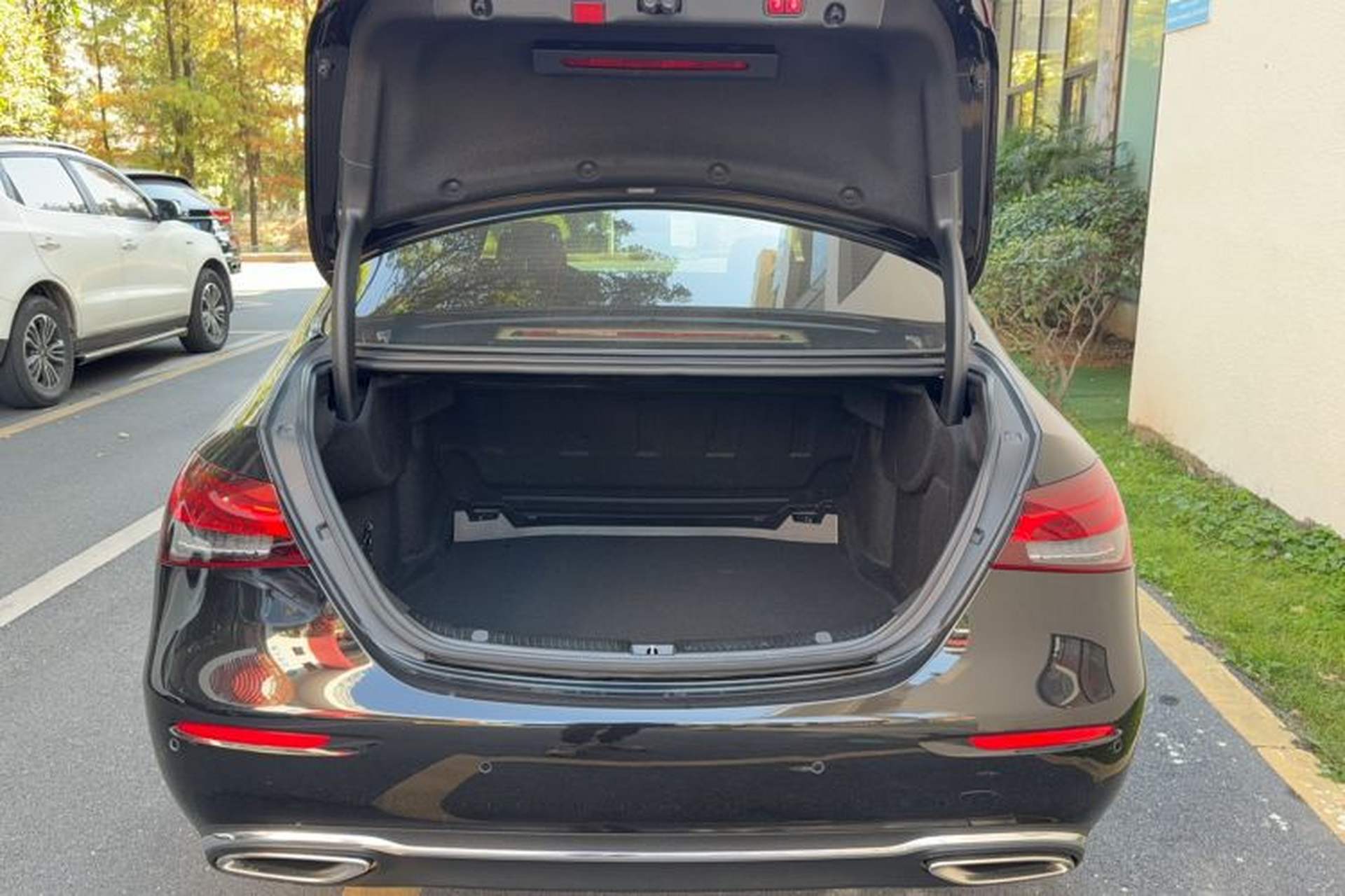 Used Mercedes-Benz E-Class 2022 Second Facelift E 300 L Fashion Edition Trunk