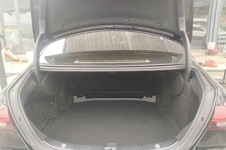 Used Mercedes-Benz E-Class 2022 Updated E 260 L Trunk