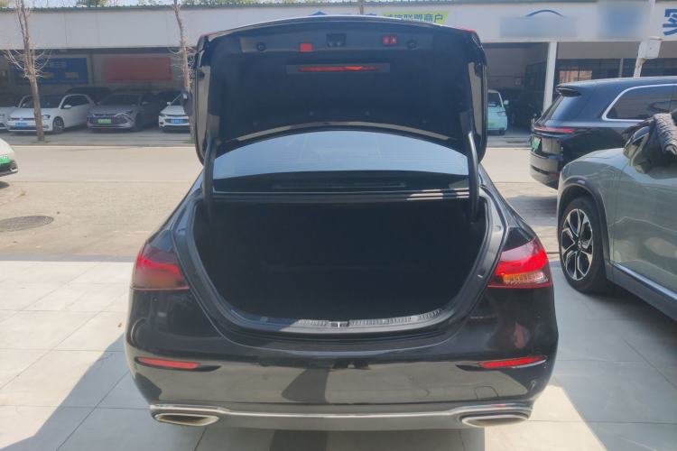 Used Mercedes-Benz E-Class 2022 Second Facelift E 300 L Fashion Edition Trunk