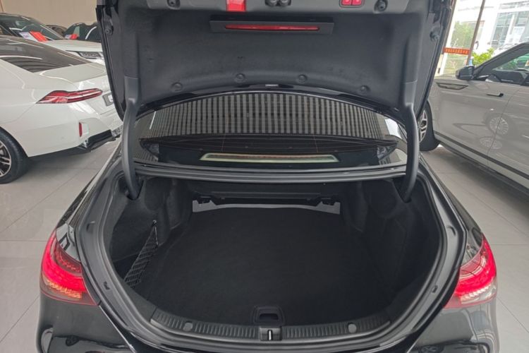 Used Mercedes-Benz E-Class 2022 Second Facelift E 300 L Fashion Edition Trunk