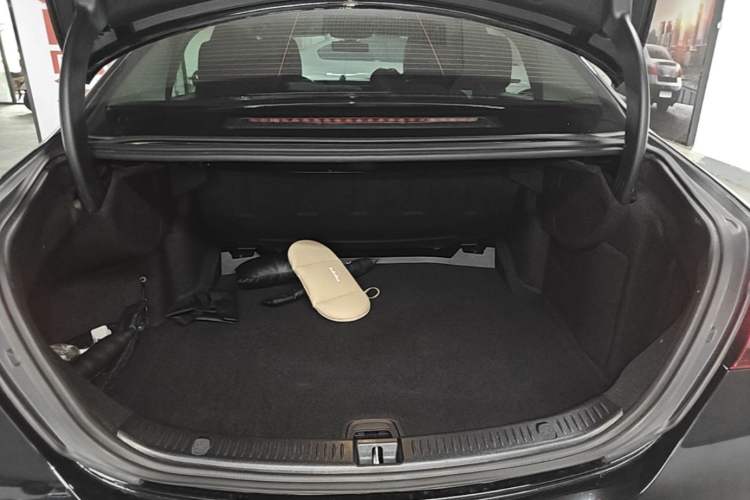 Used Mercedes-Benz E-Class 2022 Revised E 300 L Sporty and Stylish Edition Trunk