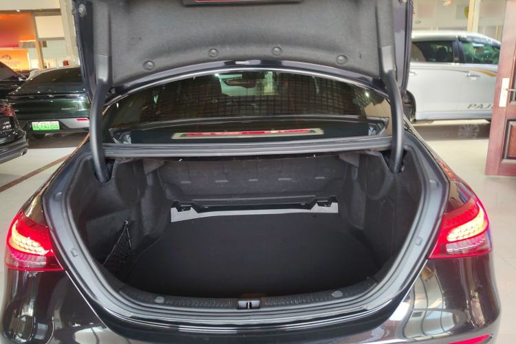 Used Mercedes-Benz E-Class 2022 Updated E 300 L Luxury Edition Trunk