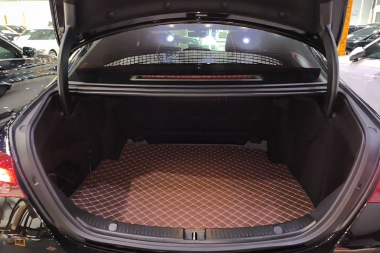 Used Mercedes-Benz E-Class 2022 Second Facelift E 300 L Luxury Edition Trunk
