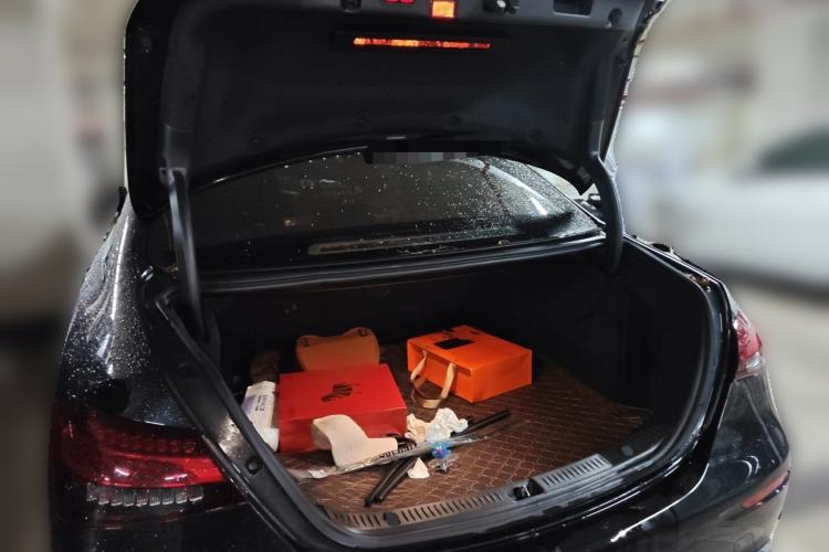 Used Mercedes-Benz E-Class 2022 Second Facelift E 260 L Trunk