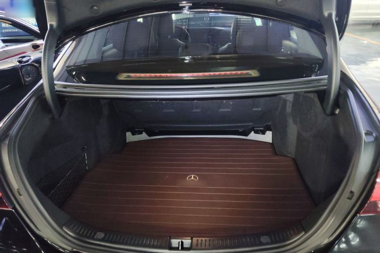 Used Mercedes-Benz E-Class 2022 Second Facelift E 300 L Fashion Edition Trunk