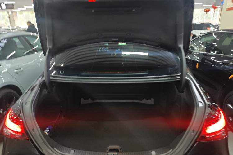 Used Mercedes-Benz E-Class 2022 Revised Version E 300 L Sport Luxury Edition Trunk