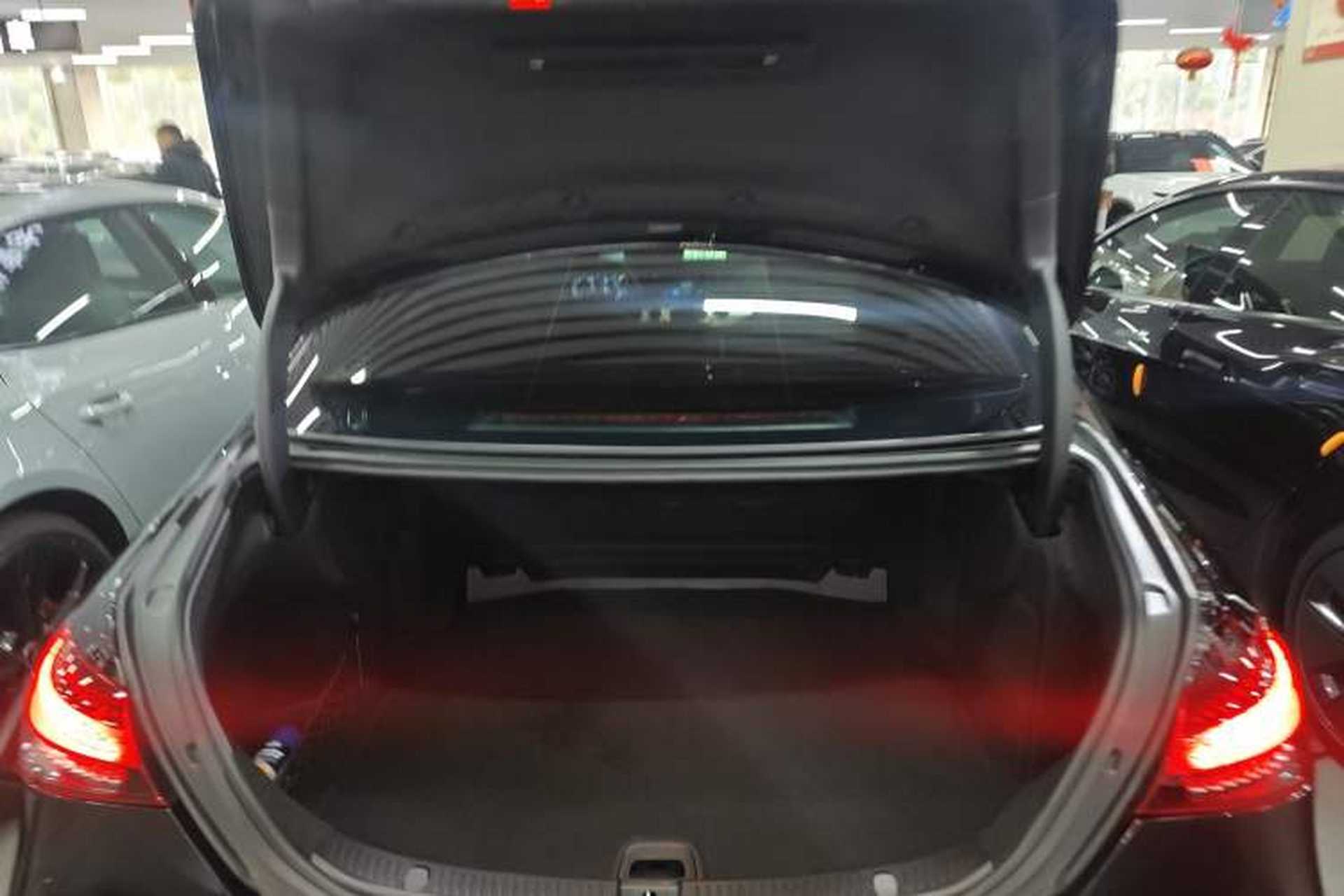 Used Mercedes-Benz E-Class 2022 Revised Version E 300 L Sport Luxury Edition Trunk