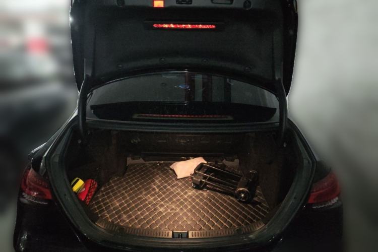 Used Mercedes-Benz E-Class 2022 E 260 L Trunk