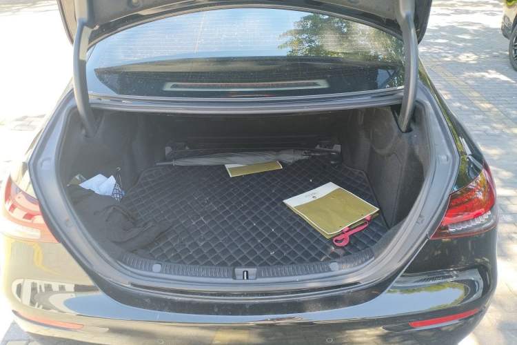 Used Mercedes-Benz E-Class 2022 Second Facelift E 260 L Trunk