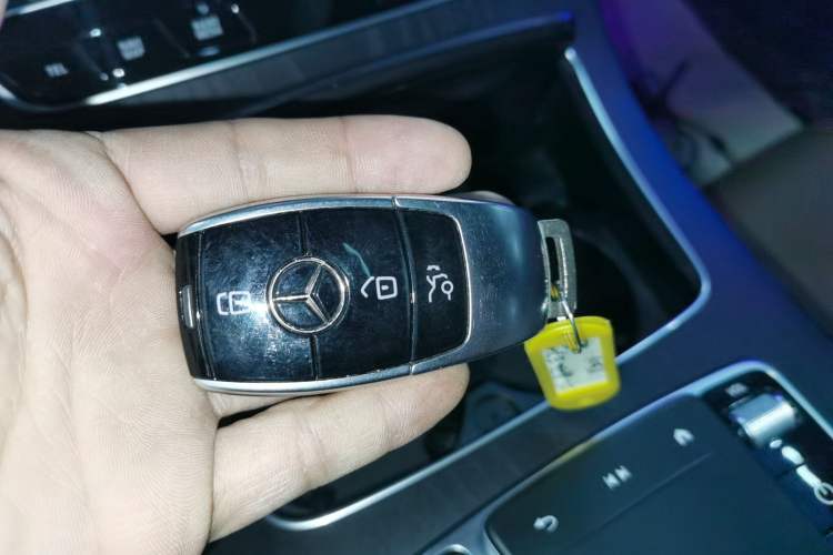 Used Mercedes-Benz E-Class 2022 Second Facelift E 300 L Sport Luxury Edition Vehicle Key
