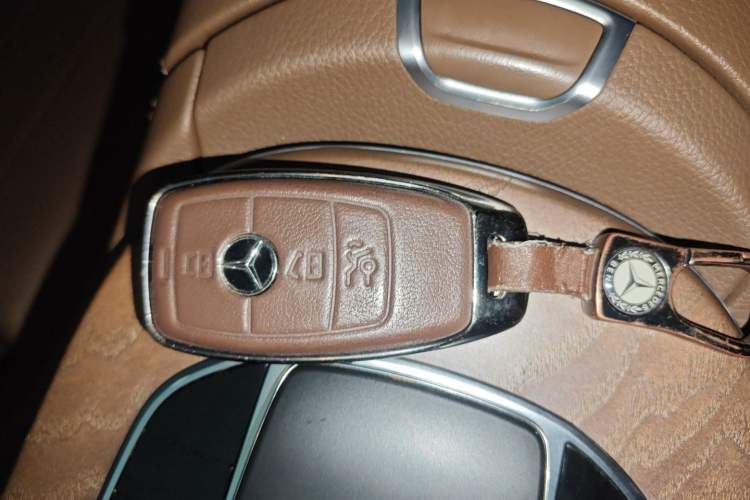Used Mercedes-Benz E-Class 2022 Second Facelift E 300 L Fashion Edition Vehicle Key
