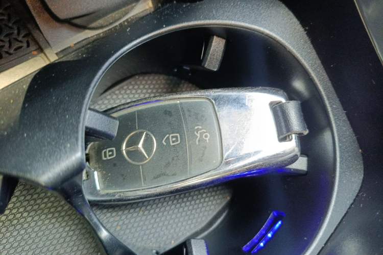 Used Mercedes-Benz E-Class 2022 Second Facelift E 300 L Sport Luxury Edition Vehicle Key
