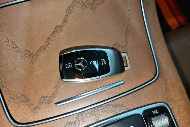 Used Mercedes-Benz E-Class 2022 Updated E 300 L Luxury Edition Vehicle Key