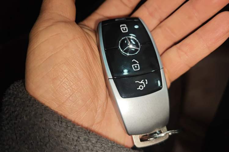 Used Mercedes-Benz E-Class 2022 Updated E 300 L Luxury Edition Vehicle Key