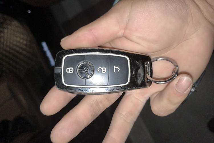 Used Mercedes-Benz E-Class 2022 E 300 L Sport Luxury Edition Vehicle Key