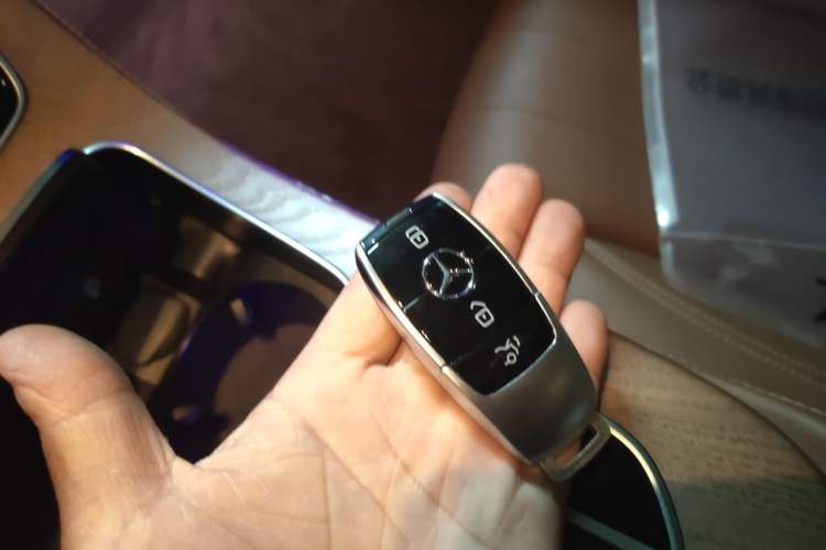 Used Mercedes-Benz E-Class 2022 Updated E 300 L Stylish Edition Vehicle Key