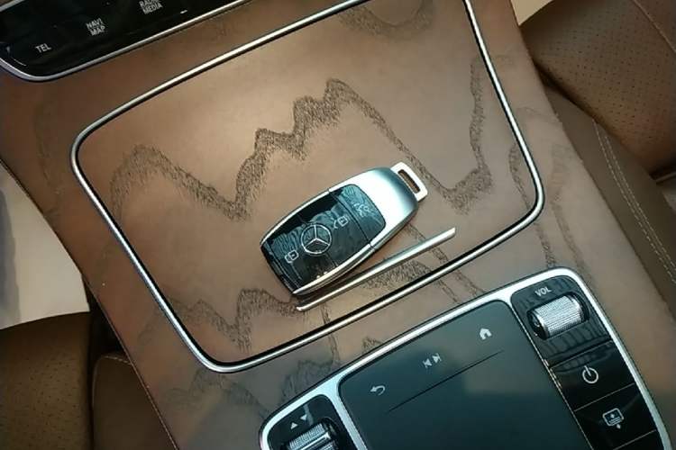 Used Mercedes-Benz E-Class 2022 Second Facelift E 300 L Luxury Edition Vehicle Key