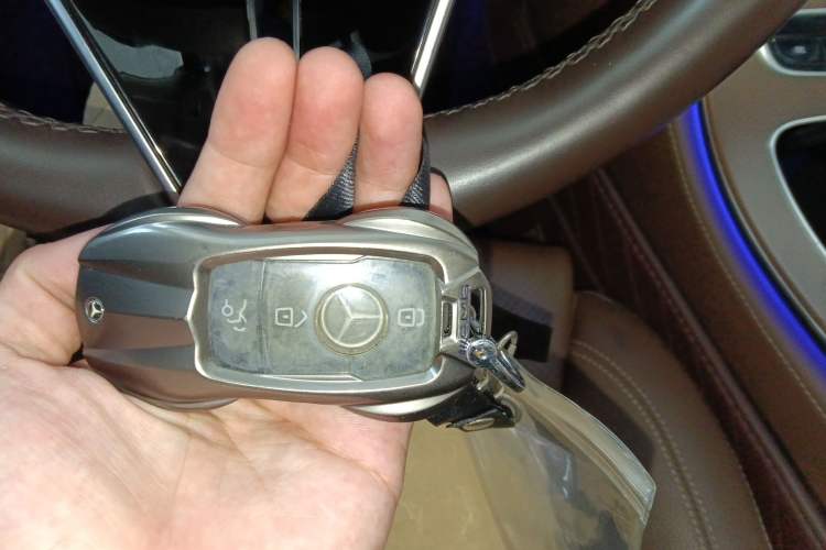 Used Mercedes-Benz E-Class 2022 Second Facelift E 300 L Luxury Edition Vehicle Key