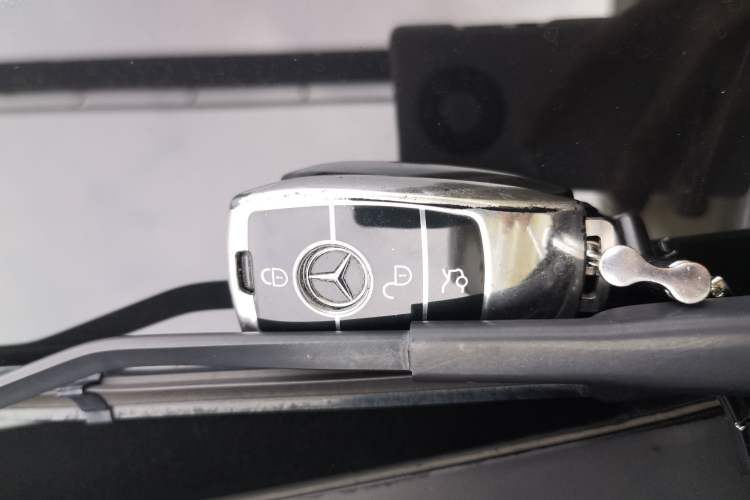 Used Mercedes-Benz E-Class 2022 Updated E 260 L Vehicle Key