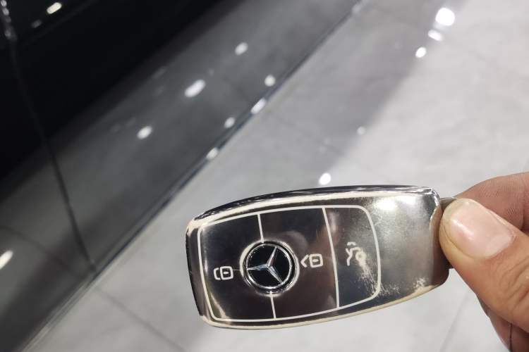 Used Mercedes-Benz E-Class 2022 Second Facelift E 300 L Fashion Edition Vehicle Key