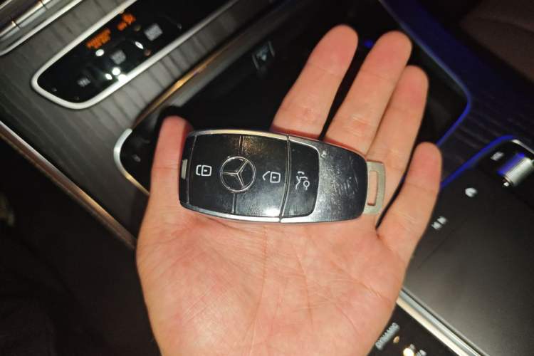 Used Mercedes-Benz E-Class 2022 E 300 L Premium Edition Vehicle Key