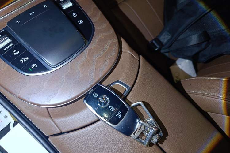 Used Mercedes-Benz E-Class 2022 Updated E 300 L Luxury Edition Vehicle Key