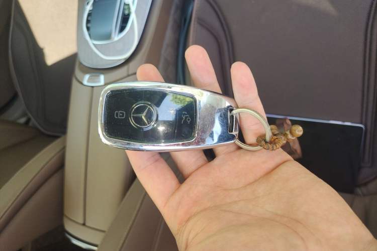 Used Mercedes-Benz E-Class 2022 Updated E 300 L Stylish Edition Vehicle Key