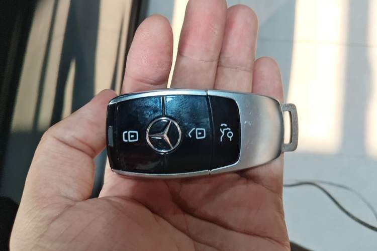 Used Mercedes-Benz E-Class 2022 Second Facelift E 260 L Sport Edition Vehicle Key