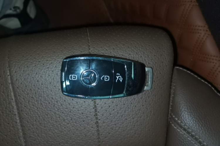 Used Mercedes-Benz E-Class 2022 Updated E 300 L Luxury Edition Vehicle Key