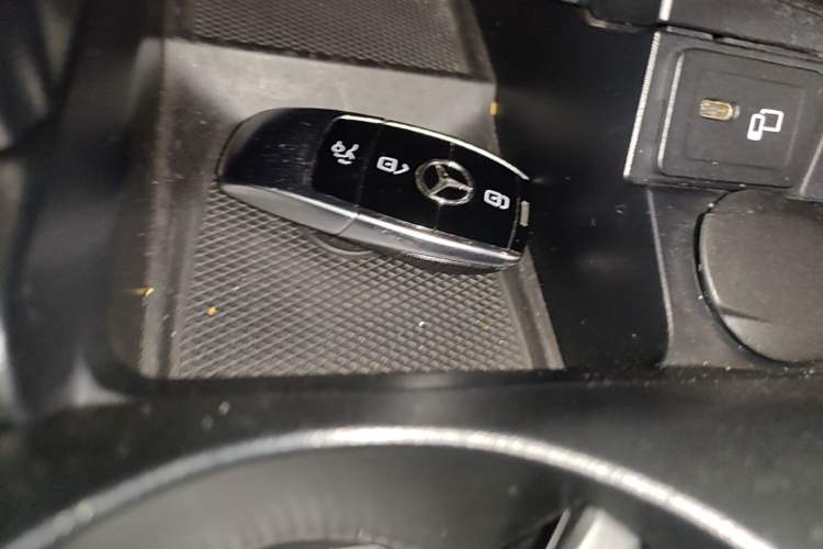 Used Mercedes-Benz E-Class 2022 Second Facelift E 300 L Sporty and Stylish Edition Vehicle Key