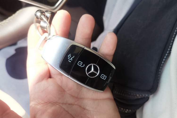 Used Mercedes-Benz E-Class 2022 Updated E 300 L Luxury Edition Vehicle Key