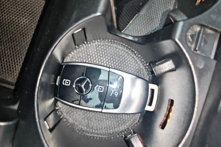 Used Mercedes-Benz E-Class 2022 E 260 L Vehicle Key
