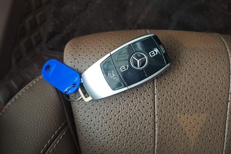 Used Mercedes-Benz E-Class 2022 Second Facelift E 260 L Vehicle Key