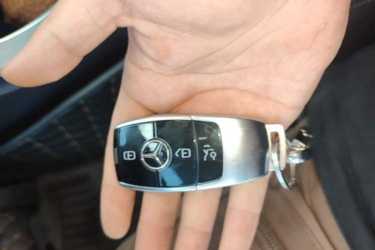 Used Mercedes-Benz E-Class 2022 Revised Version E 300 L Sporty and Stylish Edition Vehicle Key