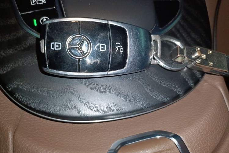 Used Mercedes-Benz E-Class 2022 E 300 Stylish Sports Edition Vehicle Key