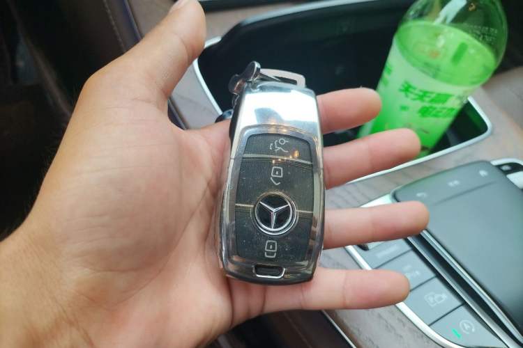Used Mercedes-Benz E-Class 2022 Updated E 300 L Stylish Edition Vehicle Key