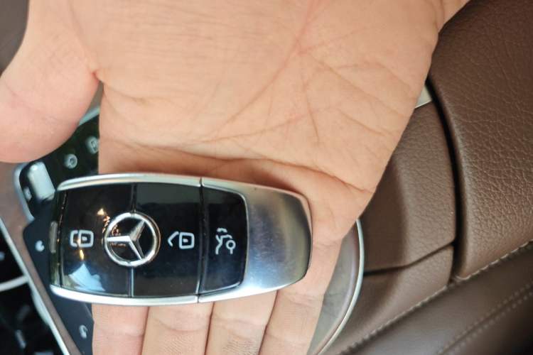 Used Mercedes-Benz E-Class 2022 Updated E 300 L Luxury Edition Vehicle Key