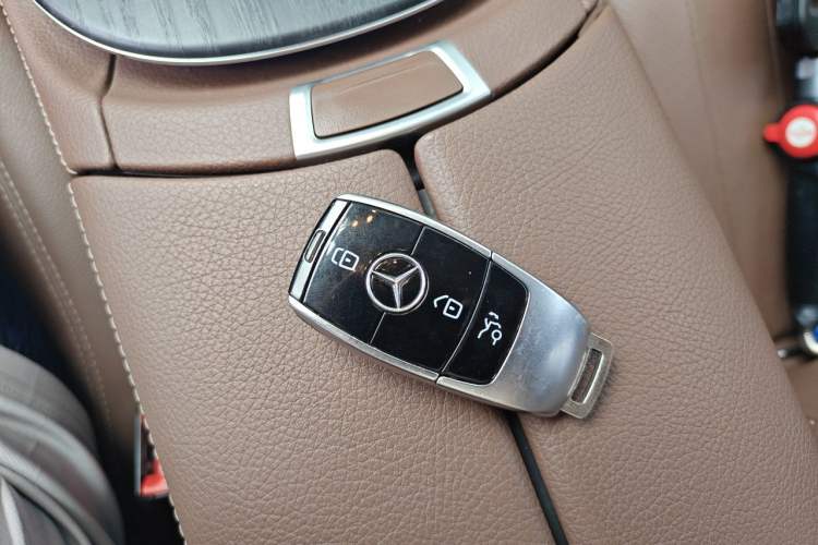 Used Mercedes-Benz E-Class 2022 Updated E 300 L Luxury Edition Vehicle Key