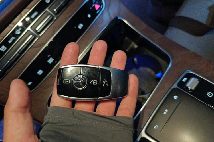 Used Mercedes-Benz E-Class 2022 Updated E 300 L Stylish Edition Vehicle Key