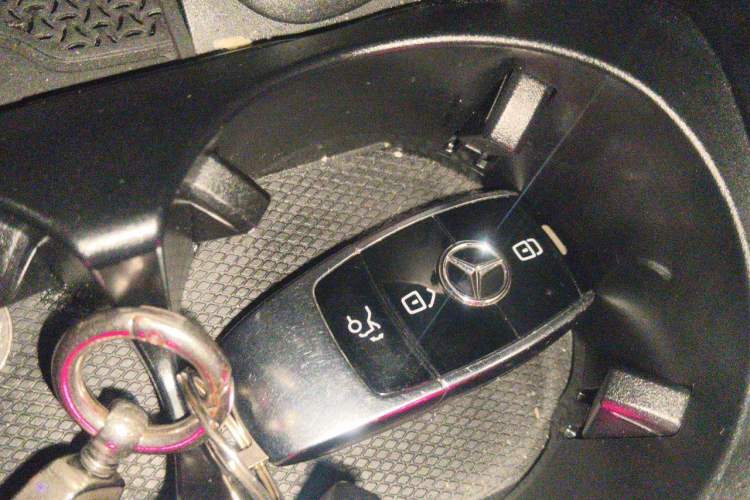 Used Mercedes-Benz E-Class 2022 Updated E 300 L Luxury Edition Vehicle Key