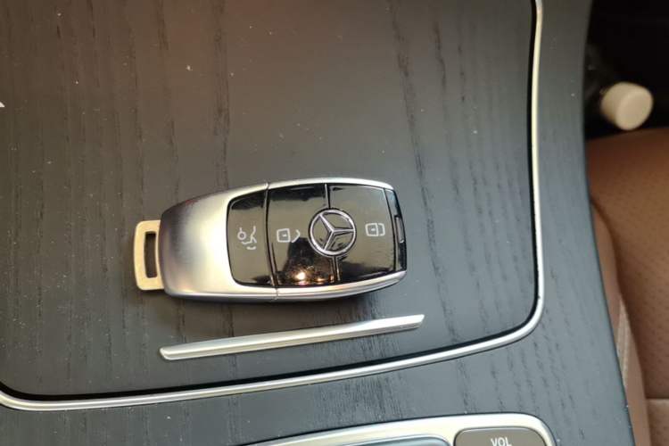 Used Mercedes-Benz E-Class 2022 Revised Version E 300 L Sporty and Stylish Edition Vehicle Key