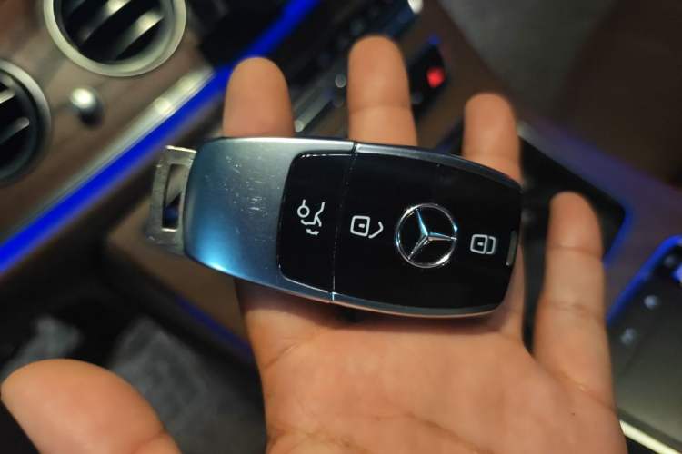 Used Mercedes-Benz E-Class 2022 Second Facelift E 260 L Vehicle Key