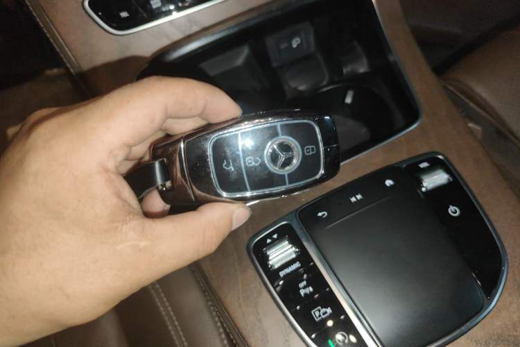 Used Mercedes-Benz E-Class 2022 Second Facelift E 260 L 4MATIC Vehicle Key