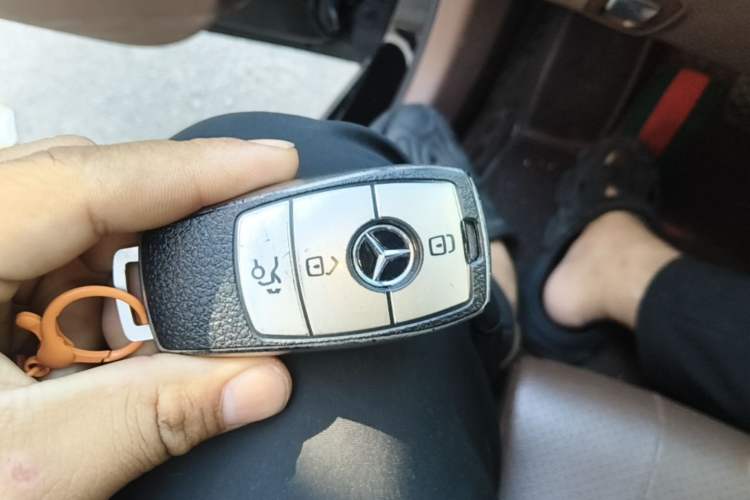 Used Mercedes-Benz E-Class 2022 Updated E 300 L Stylish Edition Vehicle Key