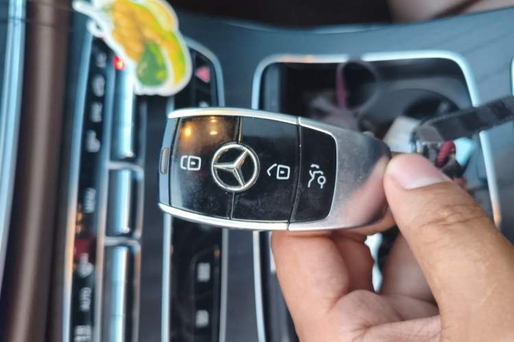 Used Mercedes-Benz E-Class 2022 Second Facelift E 300 L Luxury Edition Vehicle Key