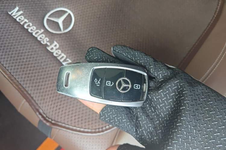 Used Mercedes-Benz E-Class 2022 Updated E 300 L Stylish Edition Vehicle Key